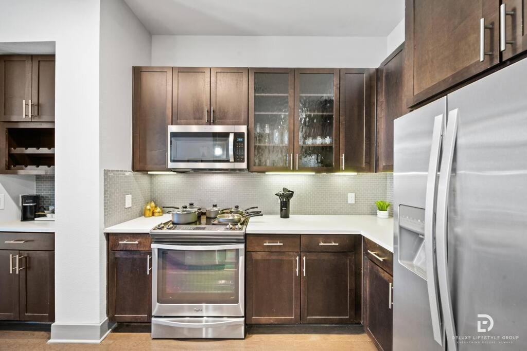 Downtown Houston Deluxe King Suite With Spa Amenities, Pool And Free Parking Exteriér fotografie