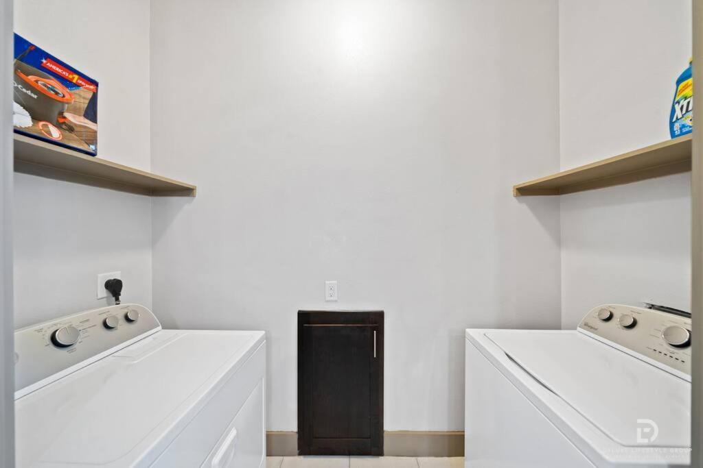 Downtown Houston Deluxe King Suite With Spa Amenities, Pool And Free Parking Exteriér fotografie