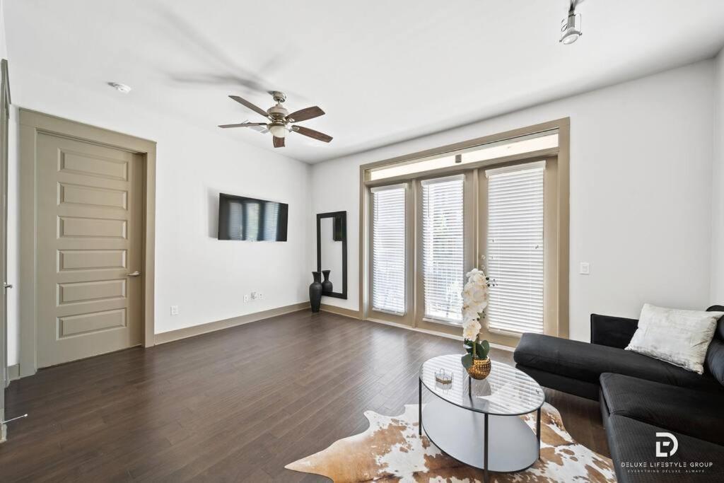 Downtown Houston Deluxe King Suite With Spa Amenities, Pool And Free Parking Exteriér fotografie