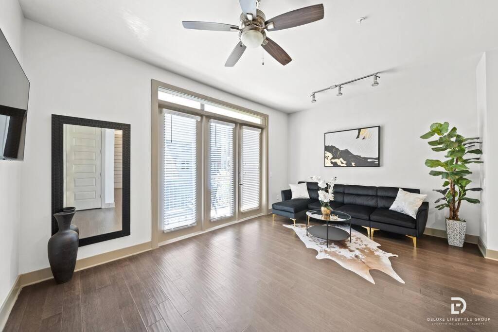 Downtown Houston Deluxe King Suite With Spa Amenities, Pool And Free Parking Exteriér fotografie